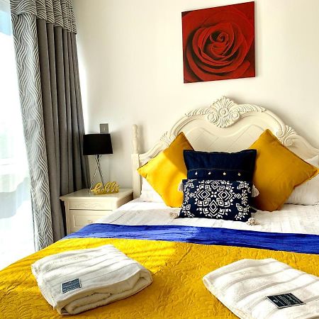 2-Bedrooms Modern Apartment Next To Velodrome, Lounge, Balcony, Parking, Abba Лондон Экстерьер фото